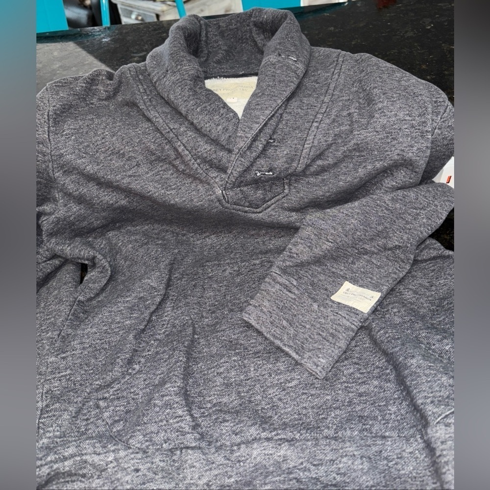 VINTAGE Obey Propaganda men’s 100% cotton rolled collar pullover. M.  Preppy